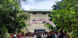 Industrial Visit Report: Exploring Bhatghar Hydroelectric Power Station Group of students exploring turbines and machinery at the Bhatghar Hydroelectric Power Station during an educational visit
